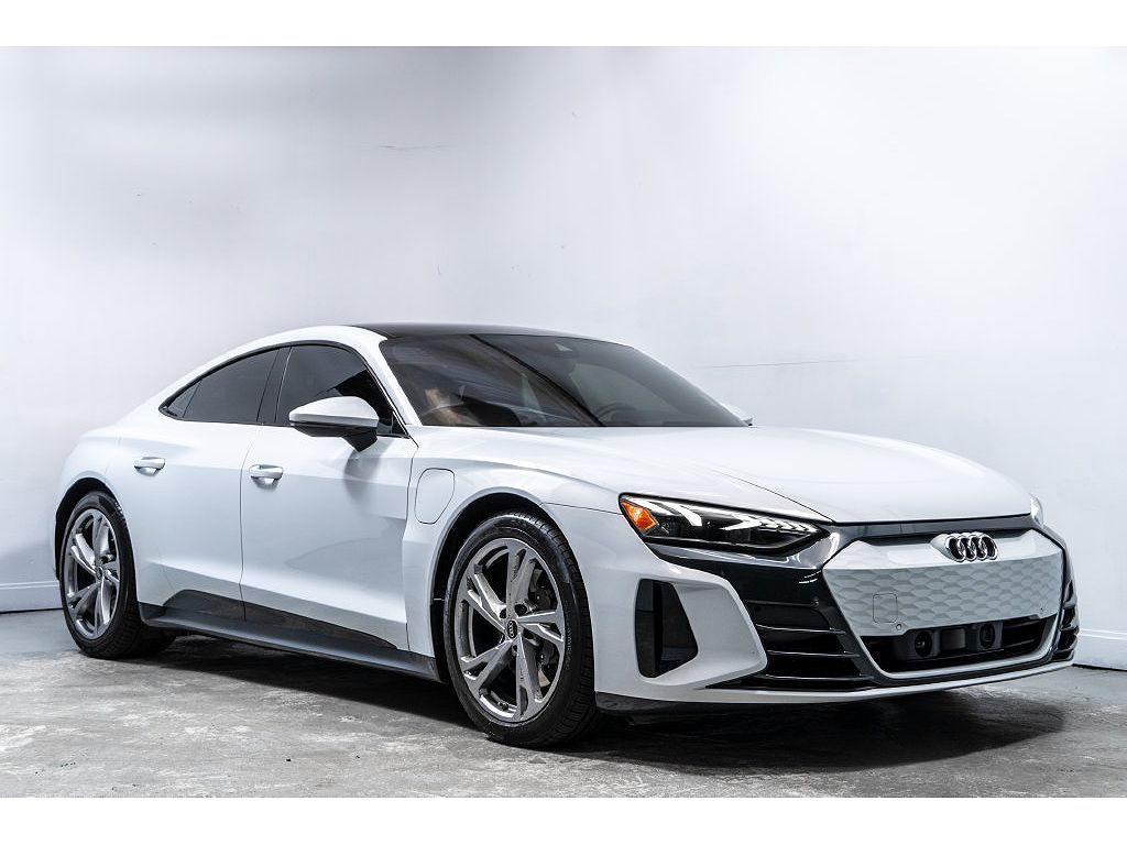 2024 Audi e-tron GT Premium Plus