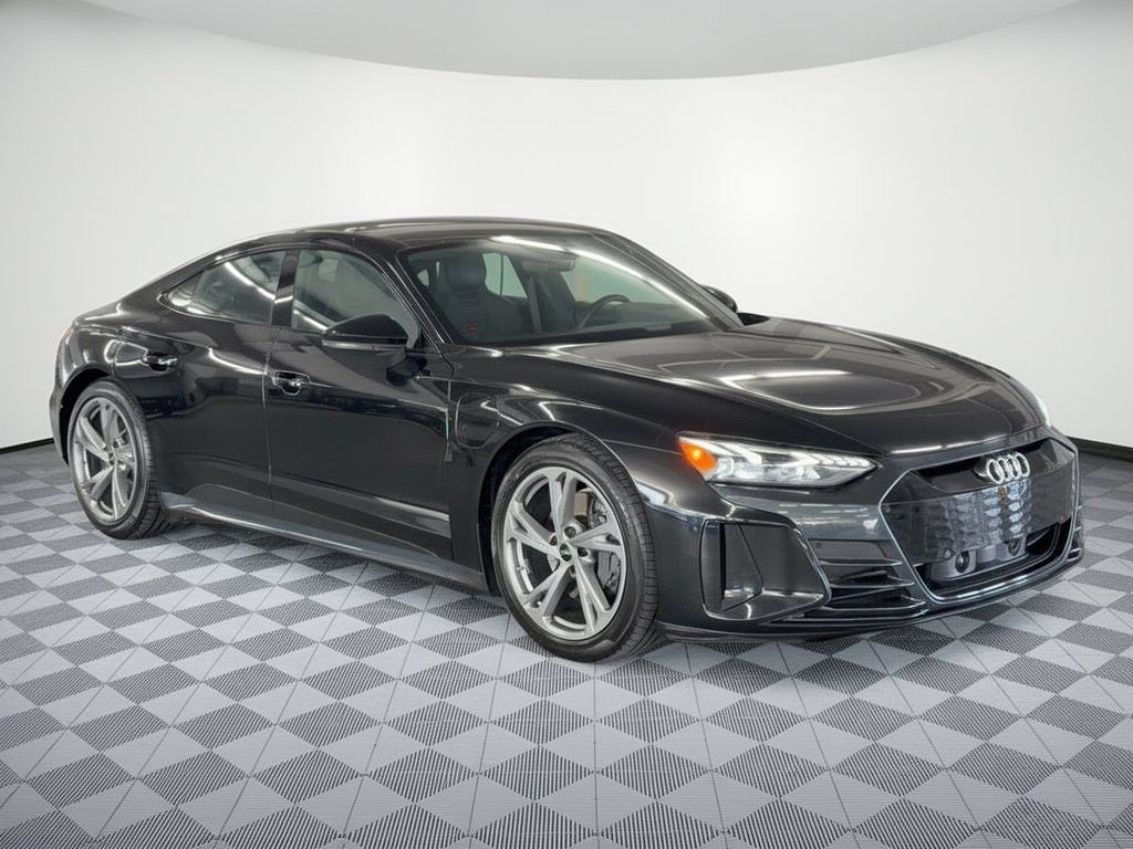 2024 Audi e-tron GT Premium Plus