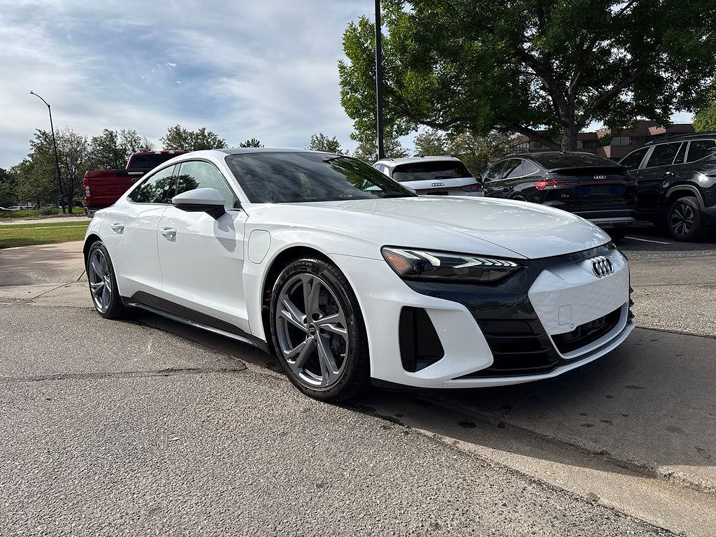 2023 Audi e-tron GT Premium Plus