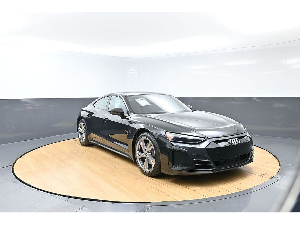 2024 Audi e-tron GT Premium Plus