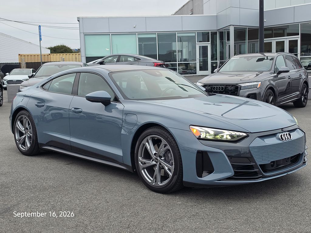 2024 Audi e-tron GT Premium Plus