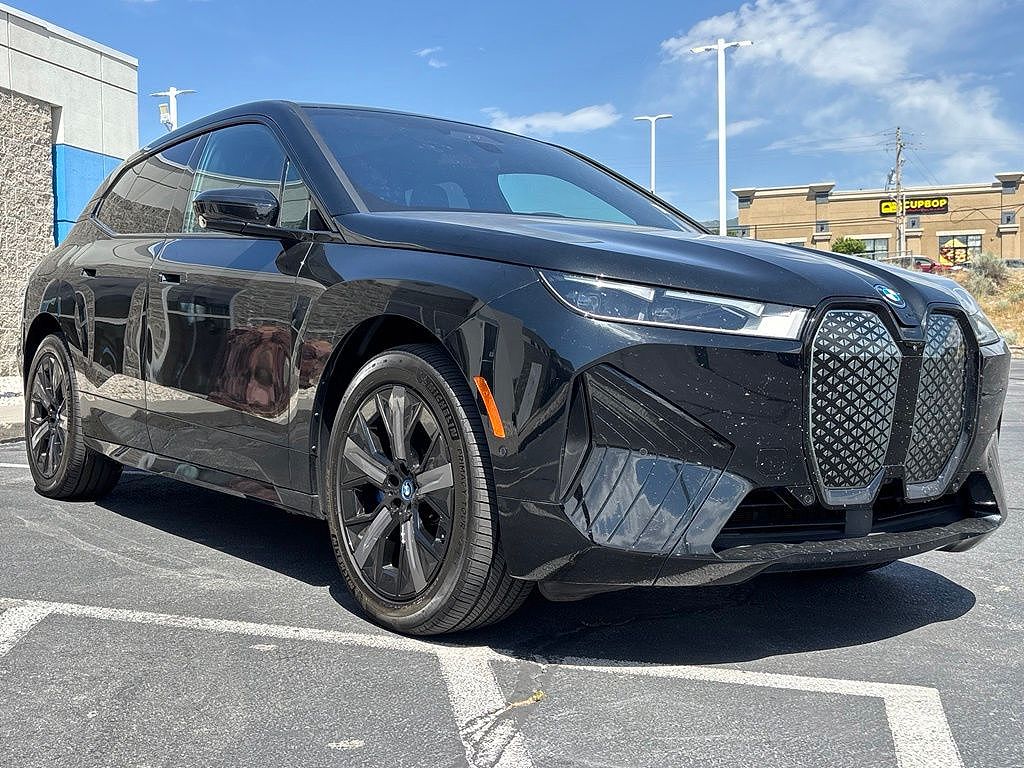 2025 BMW iX xDrive50