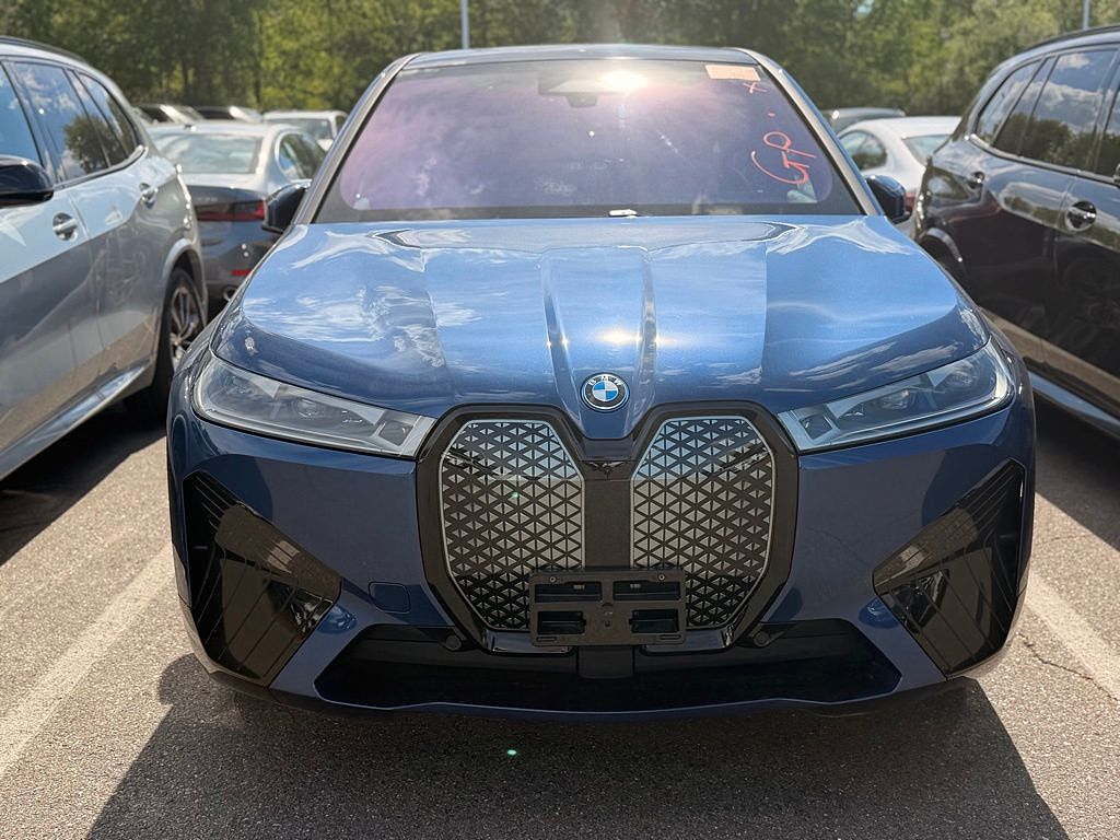 2025 BMW iX xDrive50