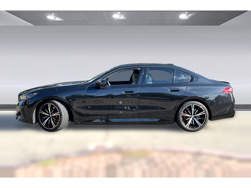 2025 BMW 5 Series 550e xDrive