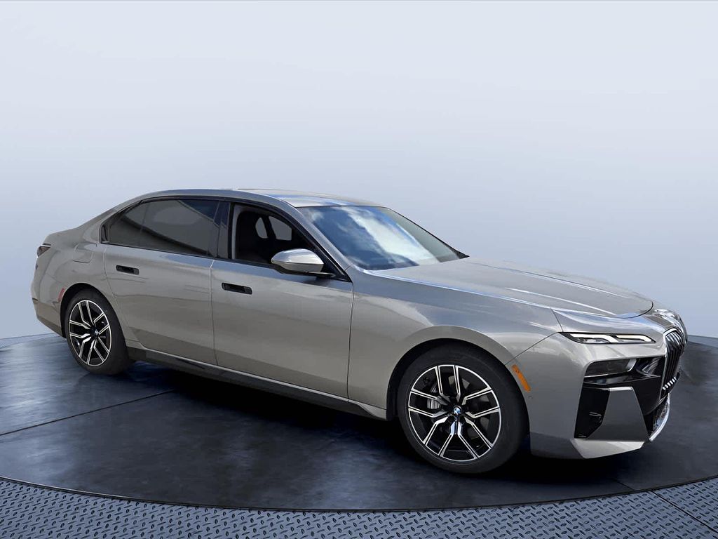 2023 BMW 7 Series 740i