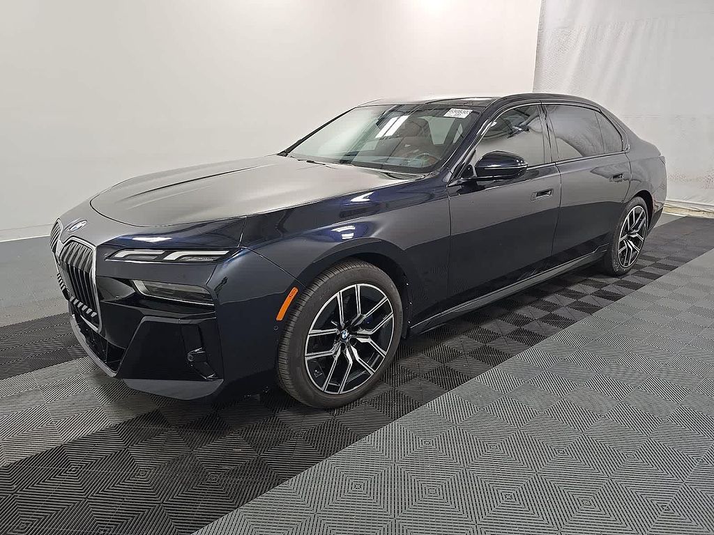 2023 BMW 7 Series 740i