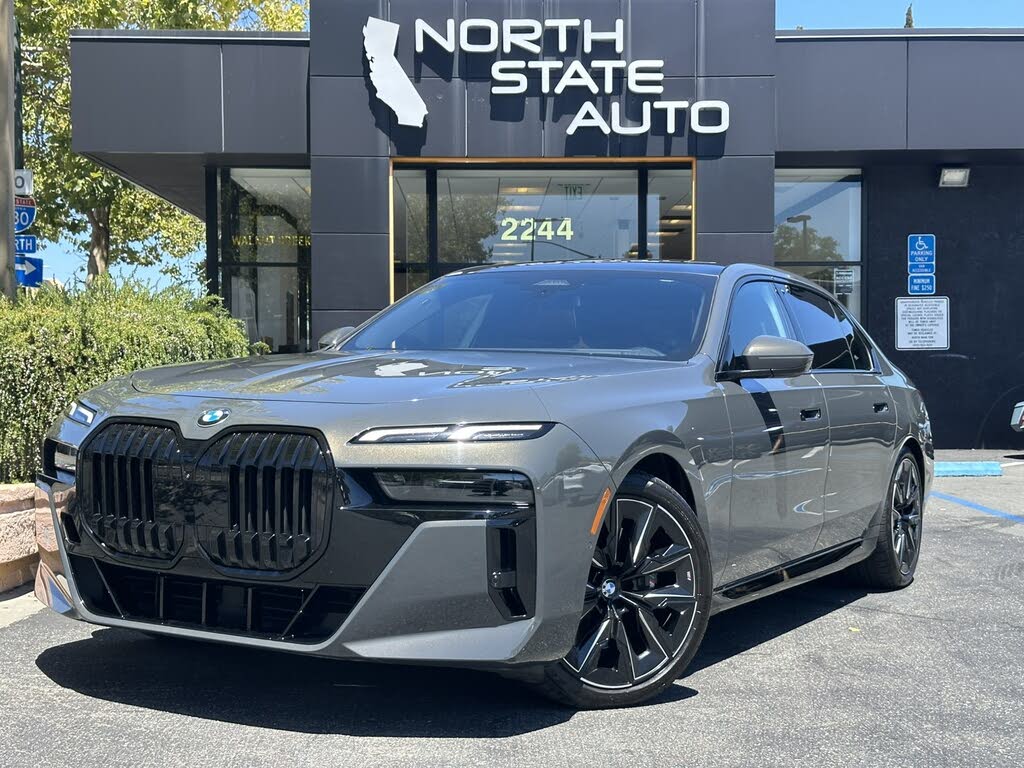 2023 BMW 7 Series 740i