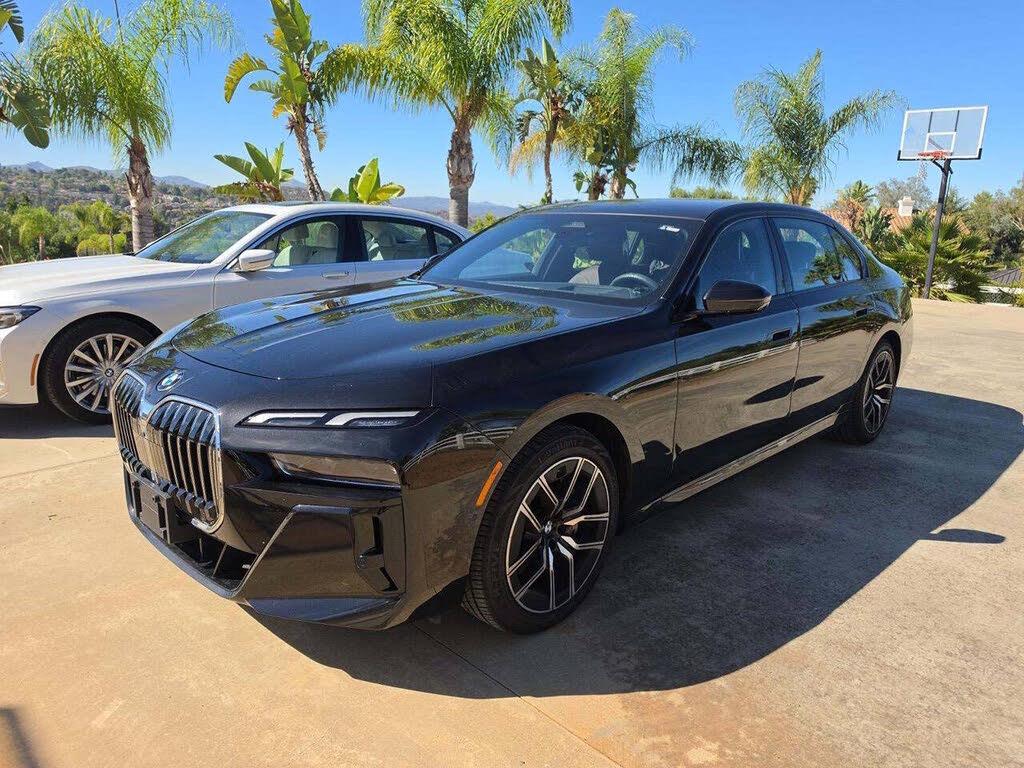 2025 BMW 7 Series 740i