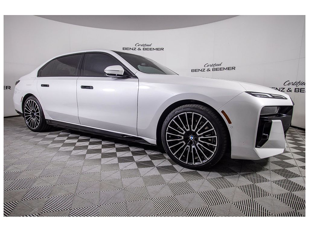 2025 BMW 7 Series 740i