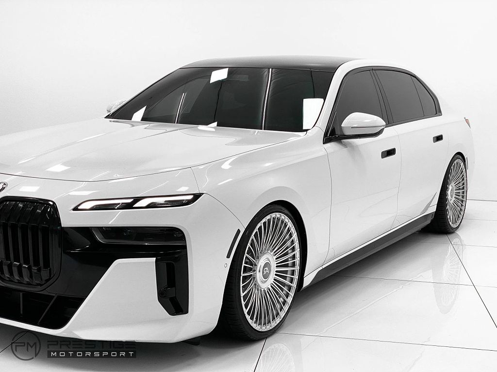 2023 BMW 7 Series 740i