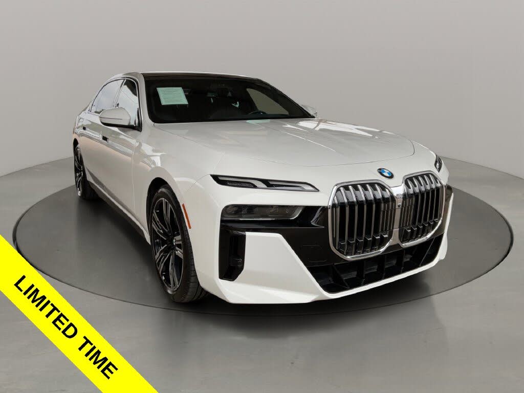 2023 BMW 7 Series 740i