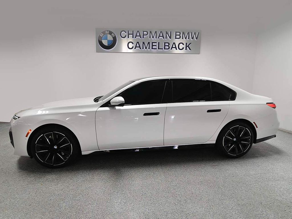 2023 BMW 7 Series 740i