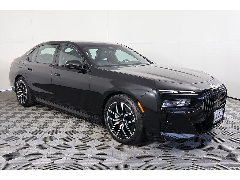 2025 BMW 7 Series 740i