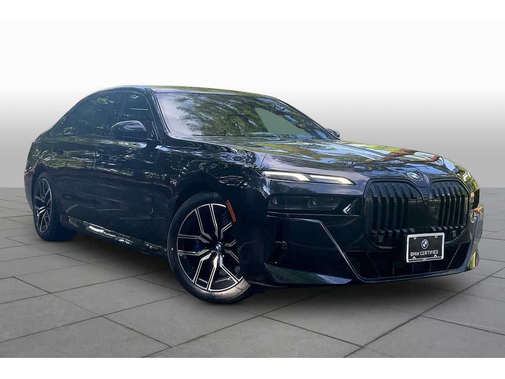 2023 BMW 7 Series 740i