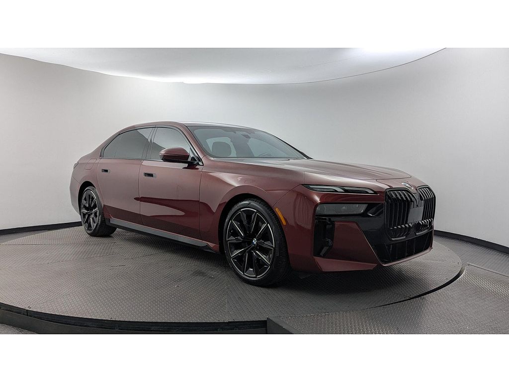 2023 BMW 7 Series 740i