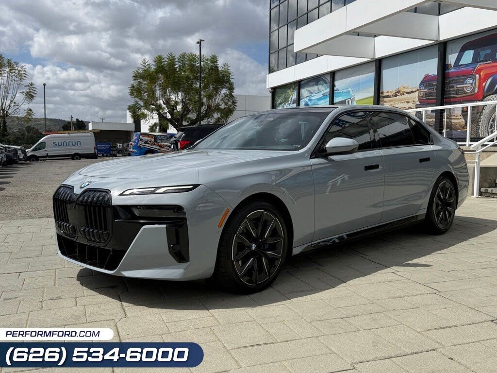 2023 BMW 7 Series 740i