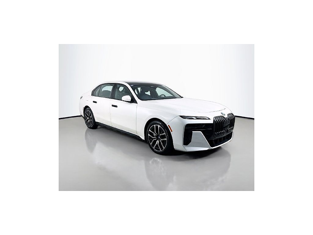 2025 BMW 7 Series 740i