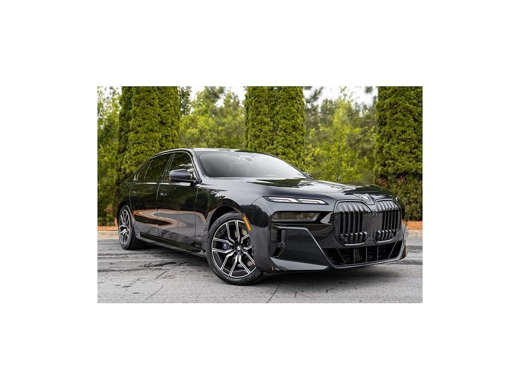 2023 BMW 7 Series 740i