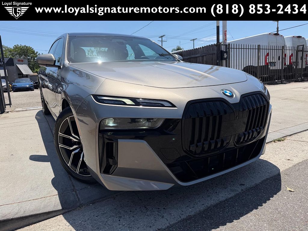 2023 BMW 7 Series 740i