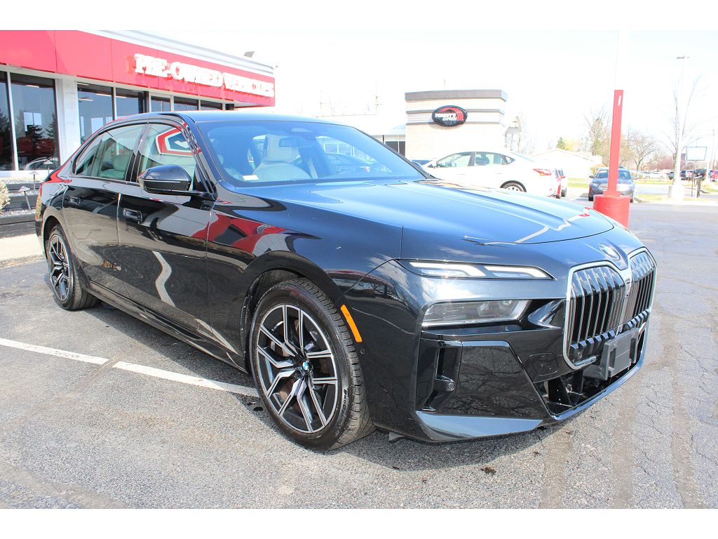 2023 BMW 7 Series 740i