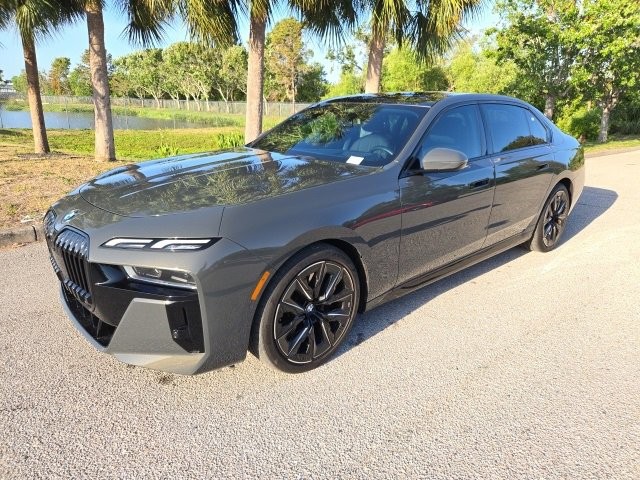 2023 BMW 7 Series 740i