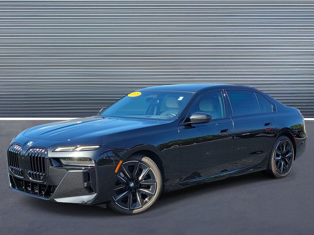 2023 BMW 7 Series 740i