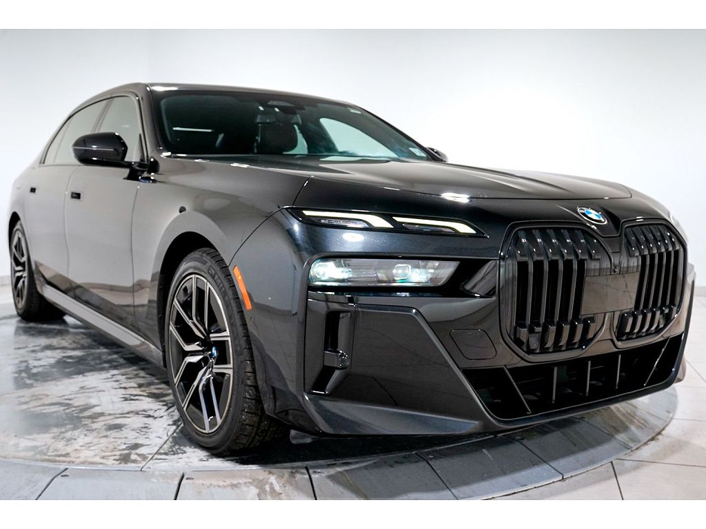 2023 BMW 740i 740i