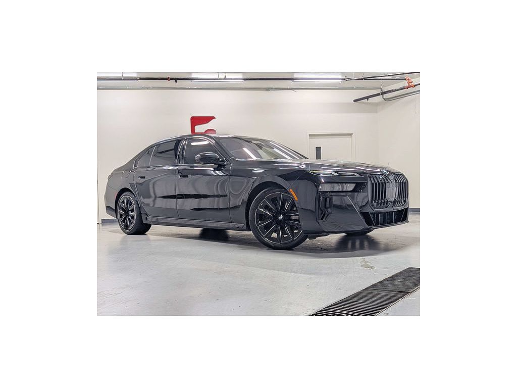 2023 BMW 7 Series 740i