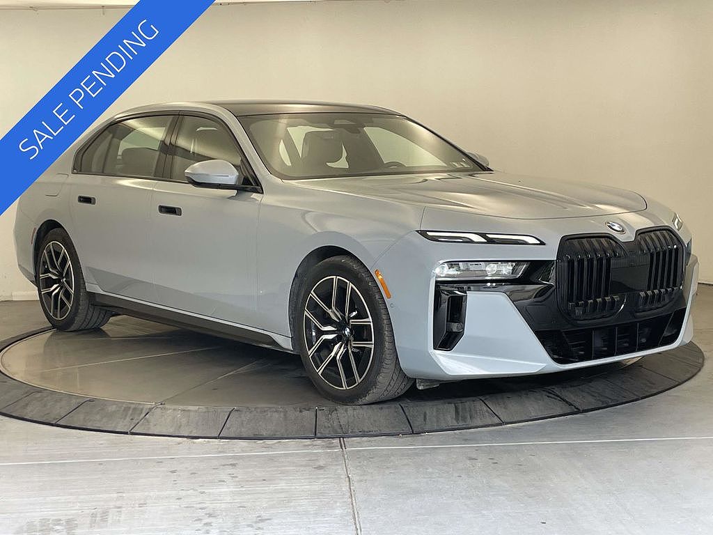 2023 BMW 7 Series 740i