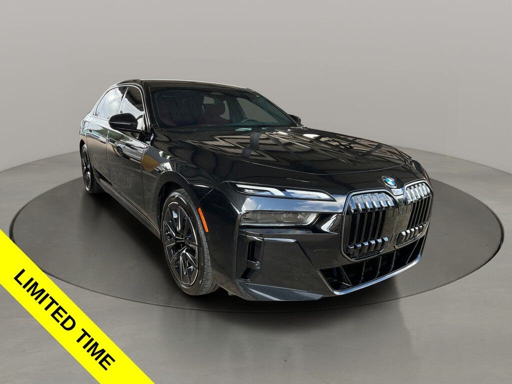 2025 BMW 7 Series 740i