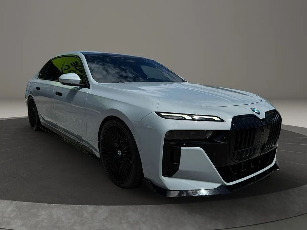 2023 BMW 7 Series 740i