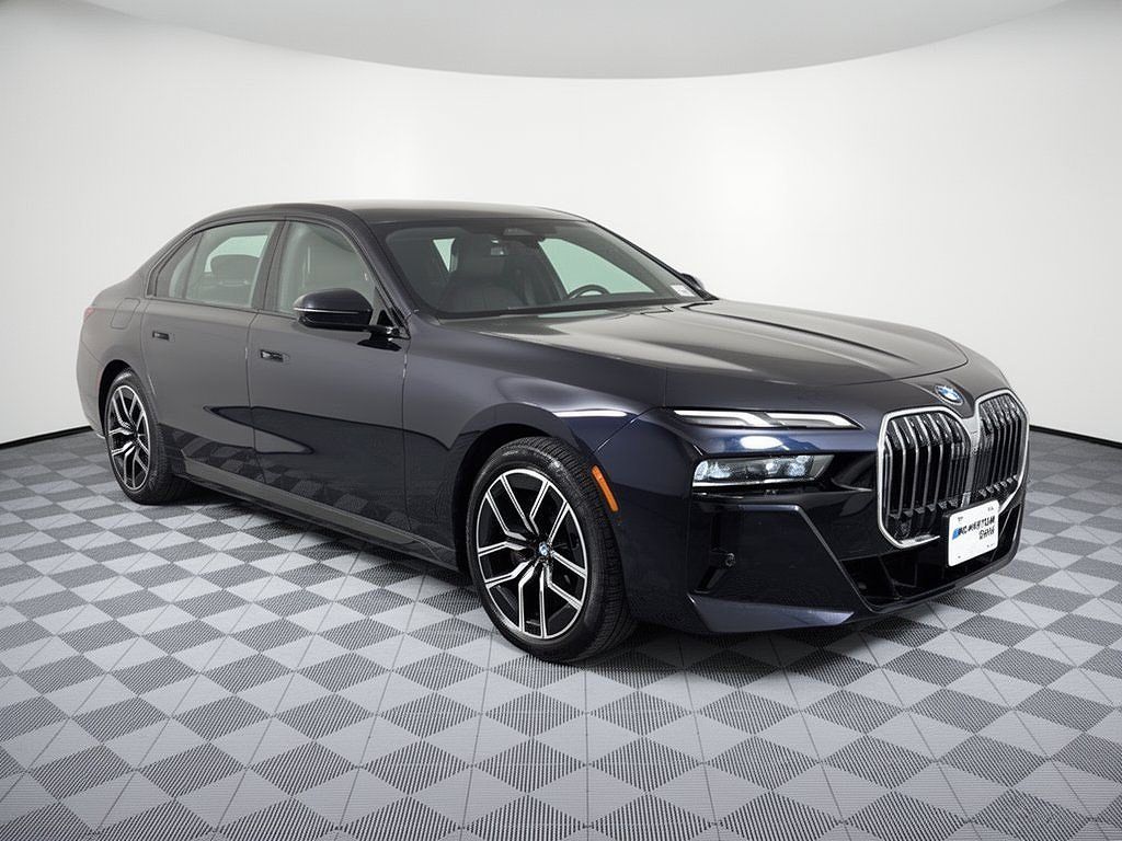 2023 BMW 740i 740i