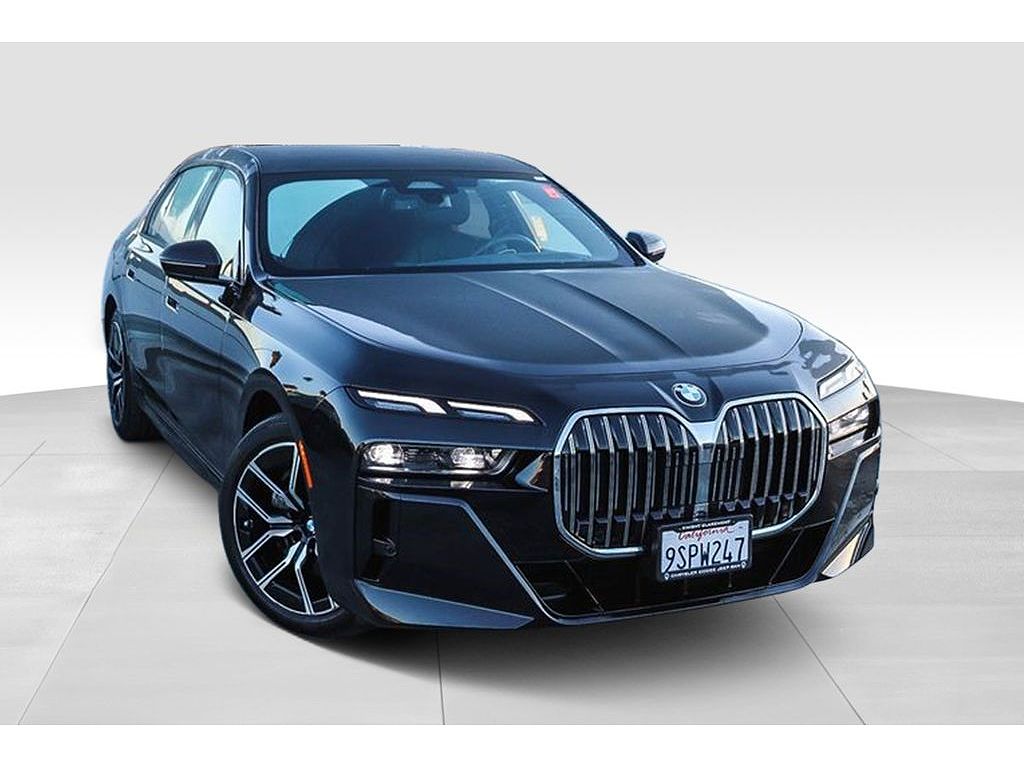2025 BMW 7 Series 740i