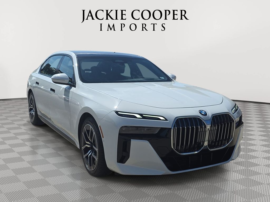2025 BMW 7 Series 740i