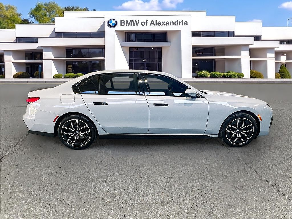 2025 BMW 7 Series 740i xDrive