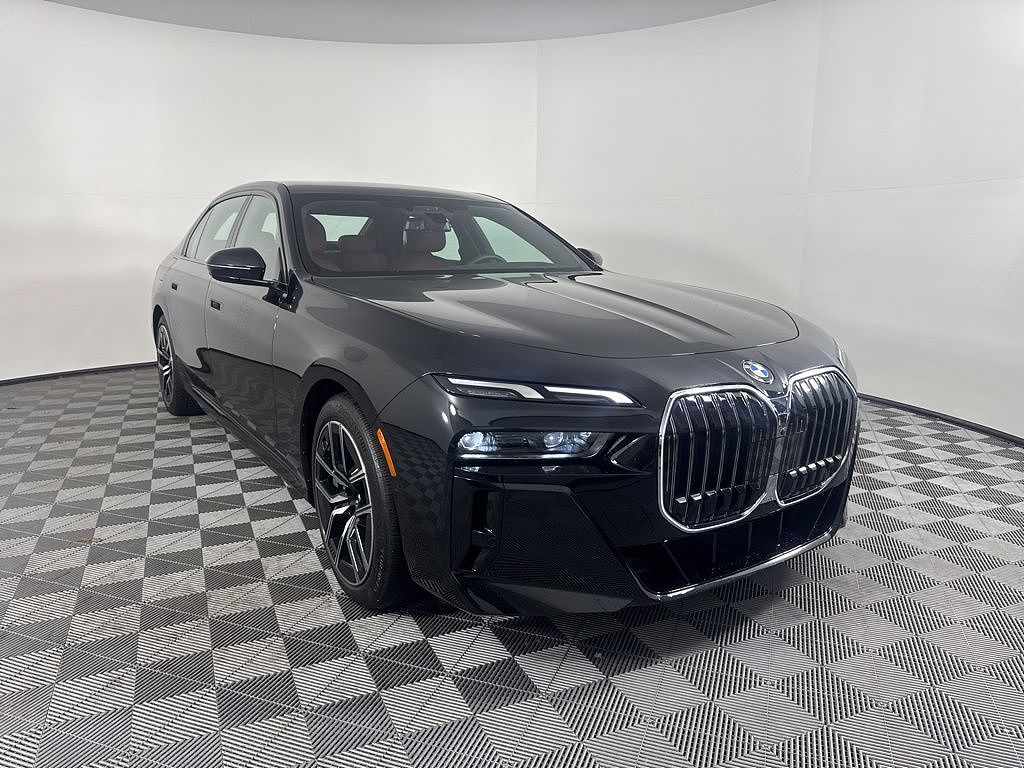 2025 BMW 7 Series 740i xDrive