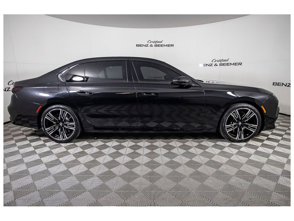 2023 BMW 7 Series 760i xDrive