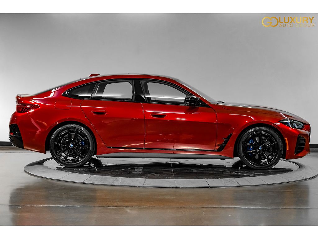 2026 BMW M440i Premium Package/Parking Assistance Package/Driving Assistance Package/19" M Y-Spoke Bicolor Black 85  