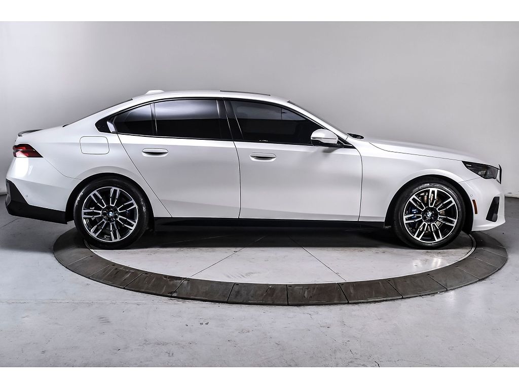 2024 BMW 5 Series 530i xDrive