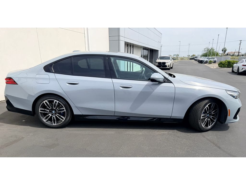 2026 BMW 5 Series 530i xDrive