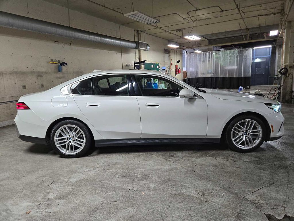 2024 BMW 5 Series 530i xDrive