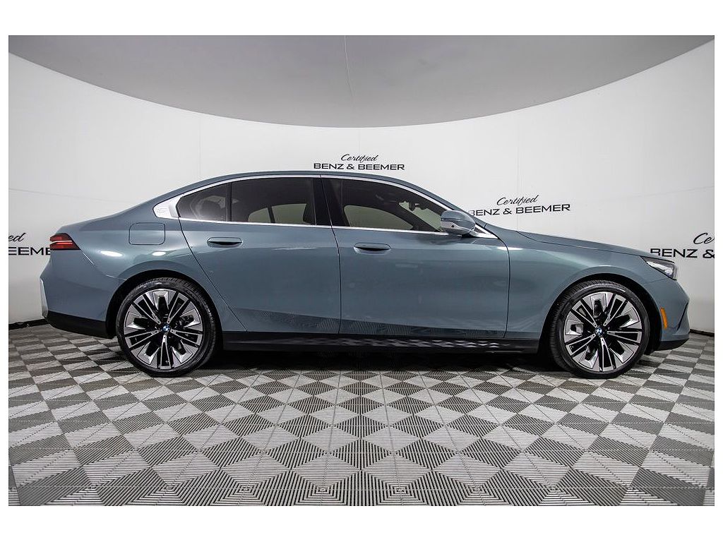 2026 BMW 5 Series 540i xDrive