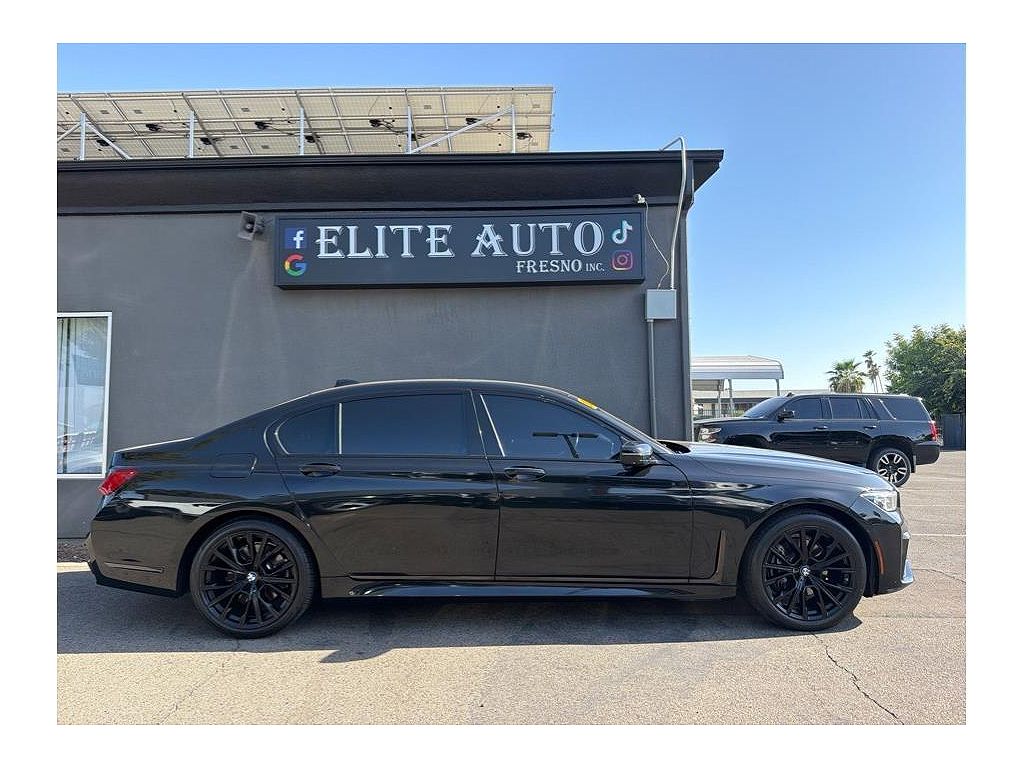2022 BMW 7 Series 740i