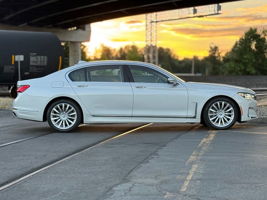 2022 BMW 7 Series 740i
