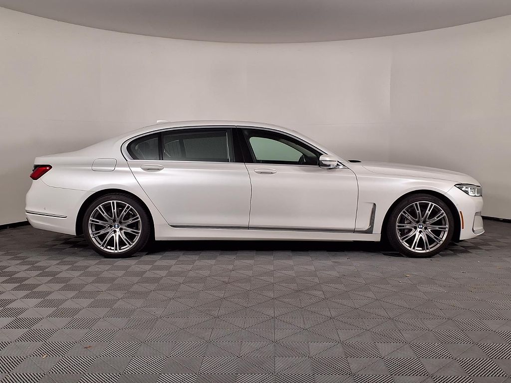 2022 BMW 7 Series 740i