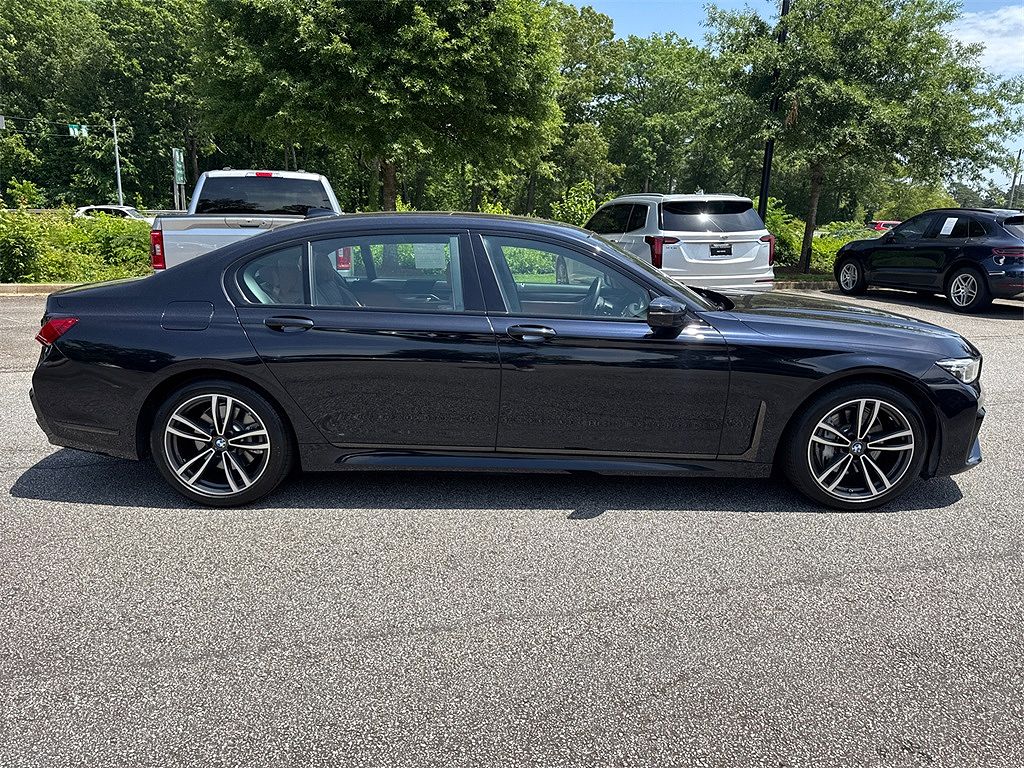 2022 BMW 7 Series 740i