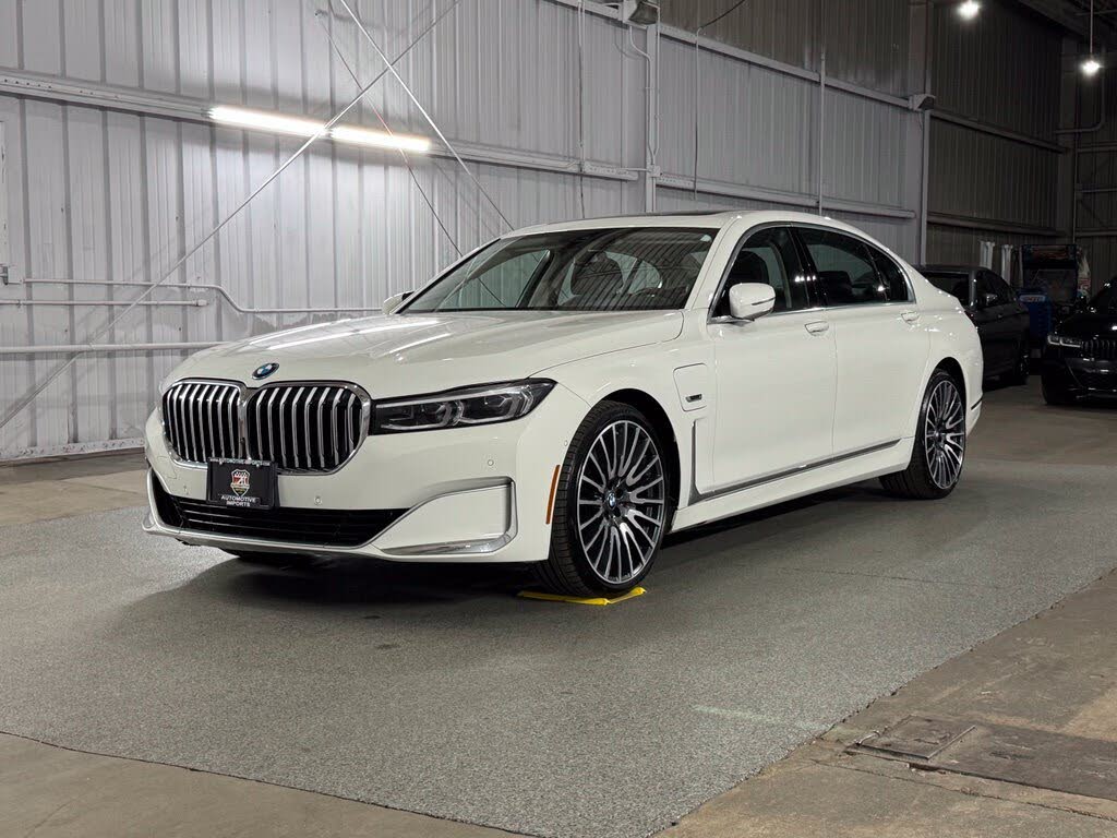 2022 BMW 7 Series 745e xDrive
