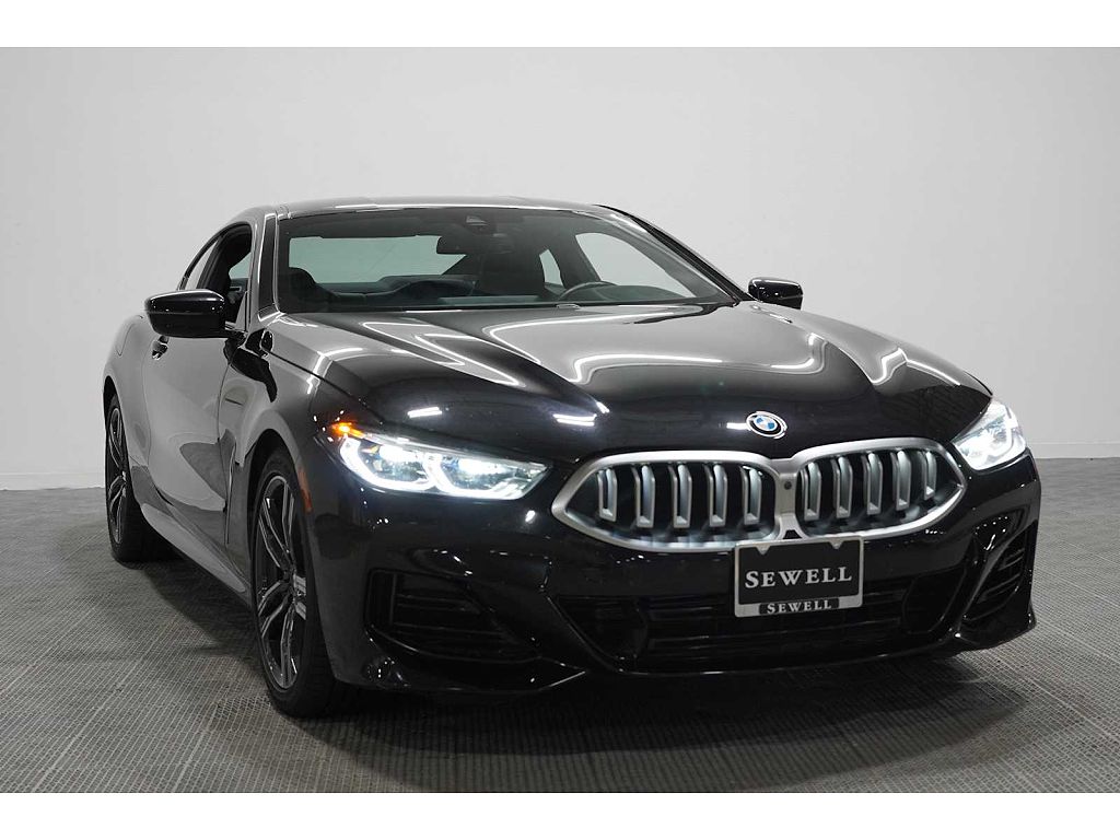 2025 BMW 8 Series 840i