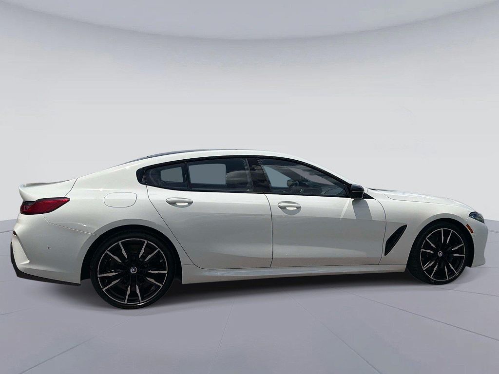 2023 BMW 8 Series M850i