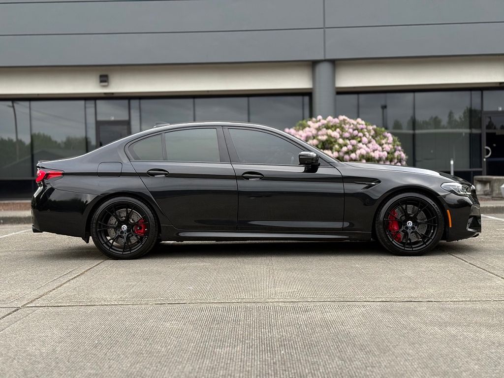 2023 BMW M5